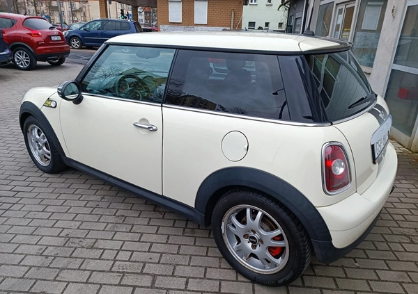 MINI ONE cena 15500 przebieg: 210360, rok produkcji 2009 z Sieniawa małe 301